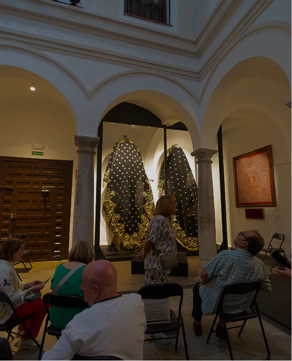 patio-de-los-mantos-basilica-de-la-virgen-de-las-angustias-veladas-musicales_4_11zon